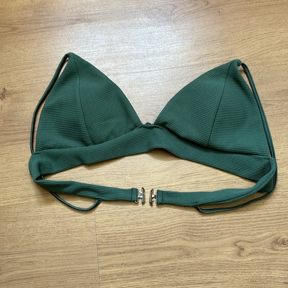 2 piece green bikini - Picture 3 of 3